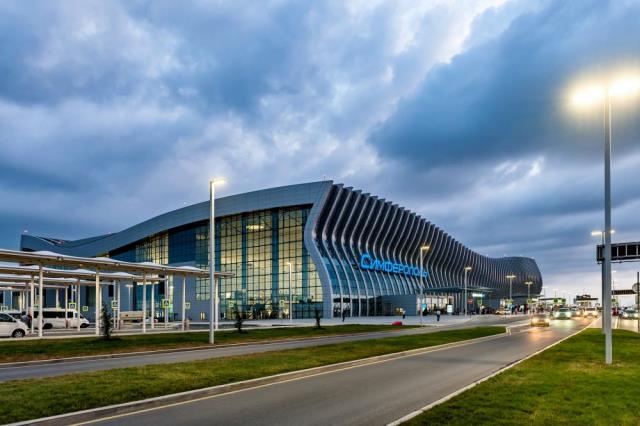 Аэропорт Симферополь в весенне-летний период обслужил свыше 4 миллионов пассажиров
