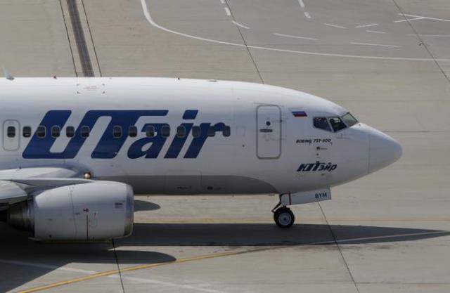 Самолет UTair, вернувшийся в Екатеринбург из-за грозы, вылетел в Тюмень