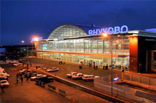 Рейсы из "Внуково" переведут в другие аэропорты