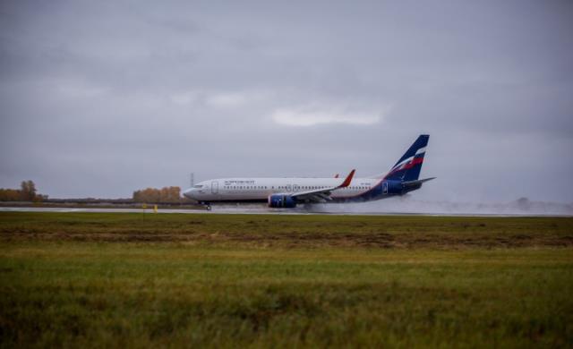 Рейс из Москвы не смог приземлиться в аэропорту Астрахани из-за тумана