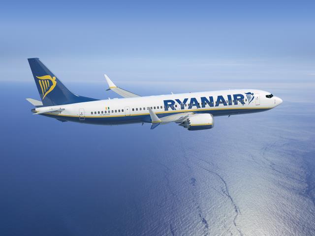 Авиакомпания "Ryanair" увеличила годовую прибыль на 43%