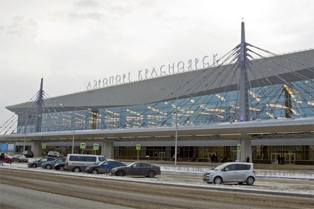 Из-за учений в аэропорту Красноярска задержали два рейса, эвакуировали около 900 человек