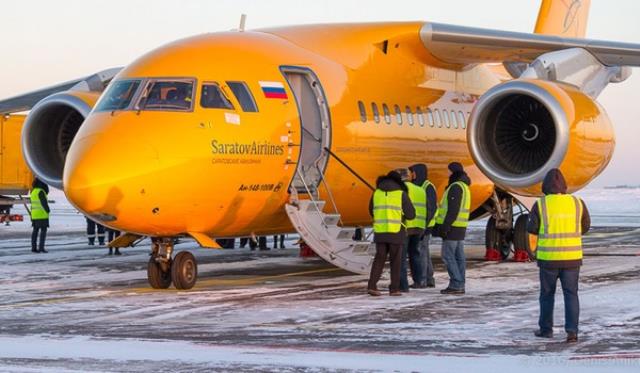 Вылет самолета «Саратовских авиалиний» отменили из-за сработавшей сигнализации при разбеге