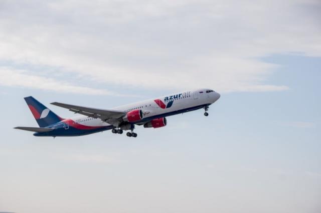 Azur Air на шесть часов задержал рейс в Кольцово