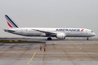 Air France выполнит серию спецрейсов из Москвы в Париж до 8 ноября