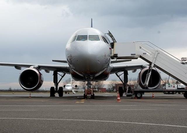 В Краснодаре на восемь часов задержали рейс авиакомпании «ЮТэйр» в Москву