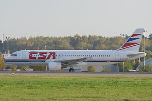 "Чешские авиалинии" сократят более трети сотрудников