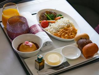 Qatar Airways предложит пассажирам веганское питание