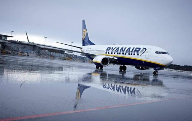 Лоукостер Ryanair отменил 250 рейсов в Европе из-за забастовок бортпроводников