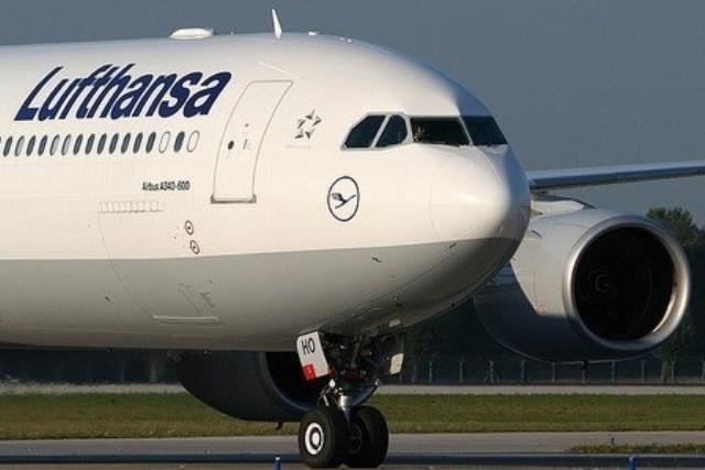 Авиакомпания "Lufthansa" в I полугодии 2015 года получила прибыль в 954 млн евро.