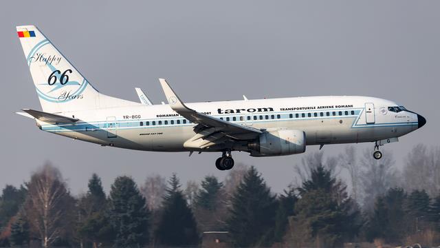 YR-BGG:Boeing 737-700:Tarom